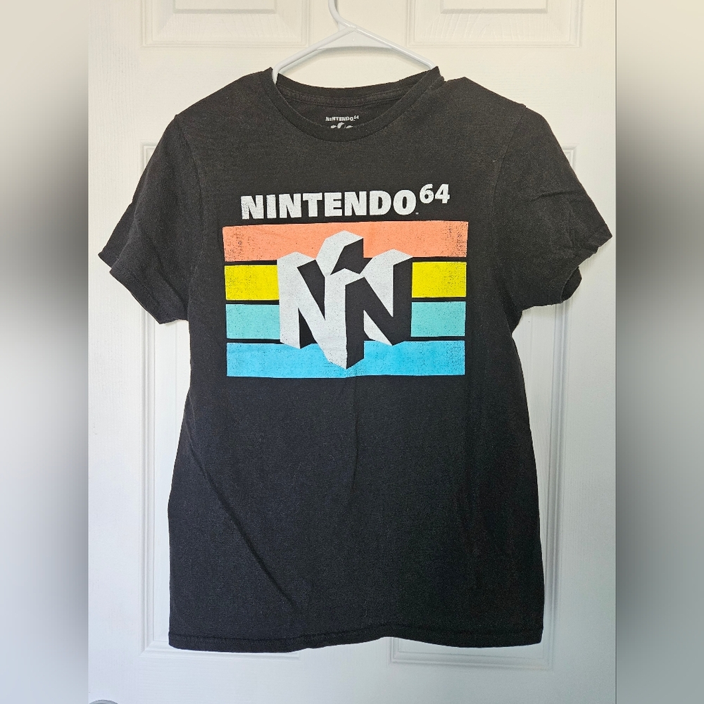 Mens Nintendo 64 shirt size small